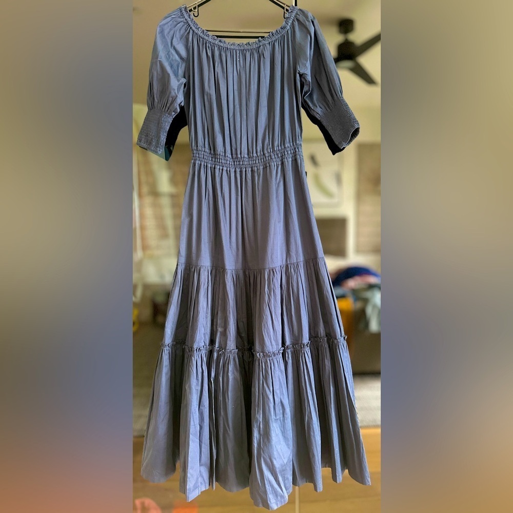 Off shoulder maxi dress with elastic at waist for waist definition. Size S. - Picture 3 of 3